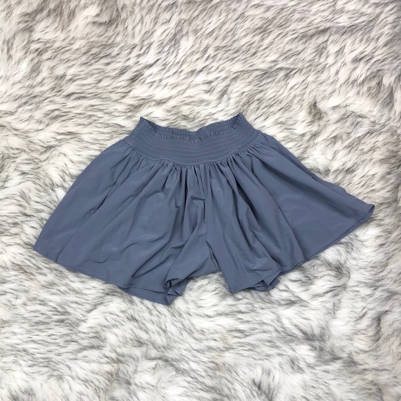 Athleta Pants - Athleta Gray Sneaky Shorts size XXS - Workout